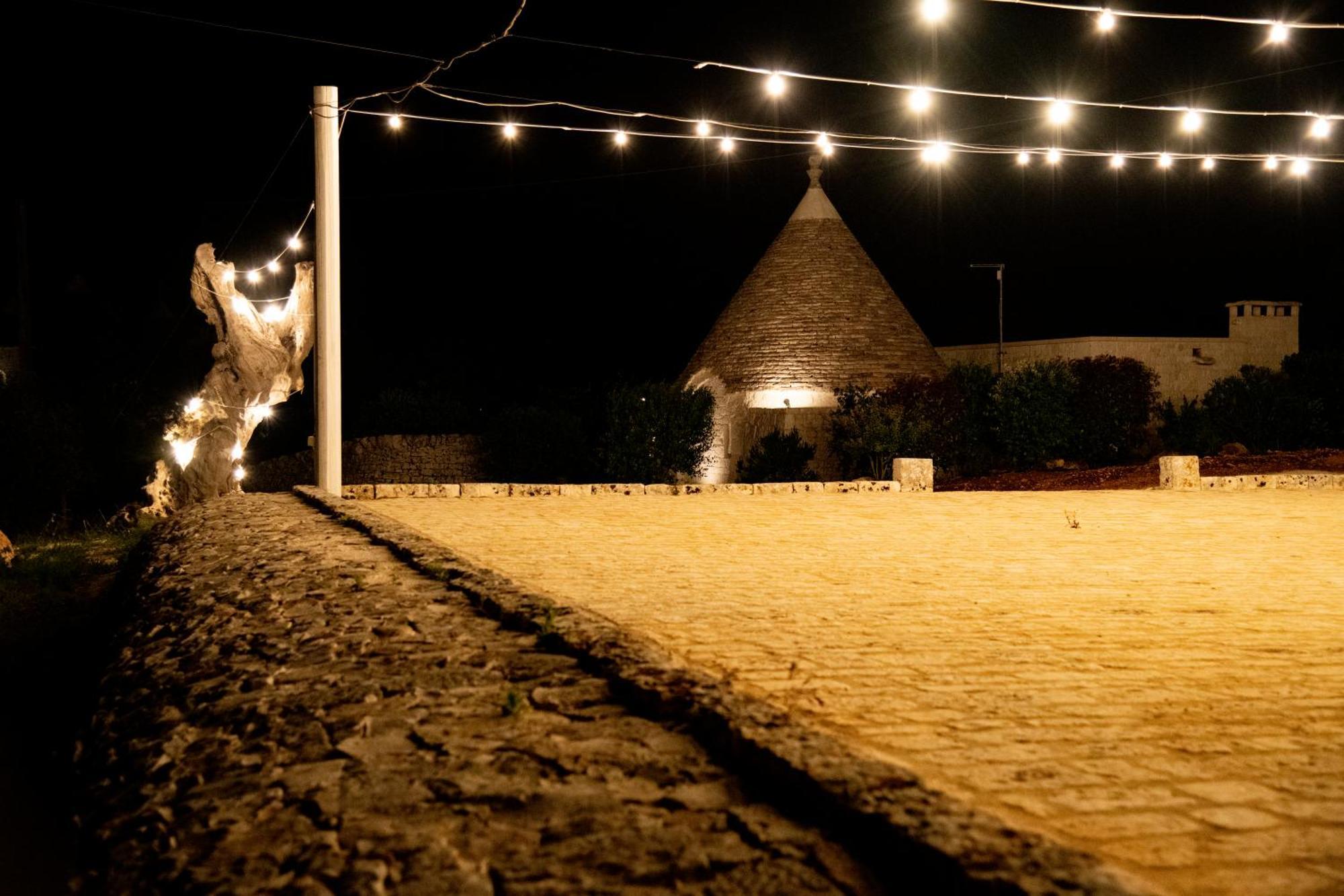 ロコロトンド Trulli Arco Anticoヴィラ エクステリア 写真