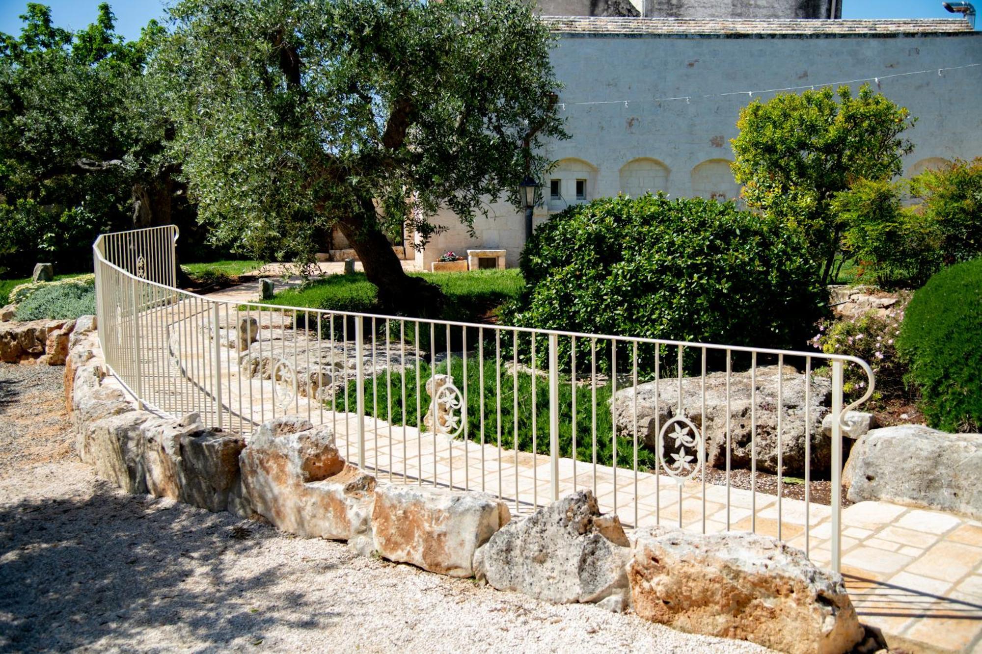 ロコロトンド Trulli Arco Anticoヴィラ エクステリア 写真