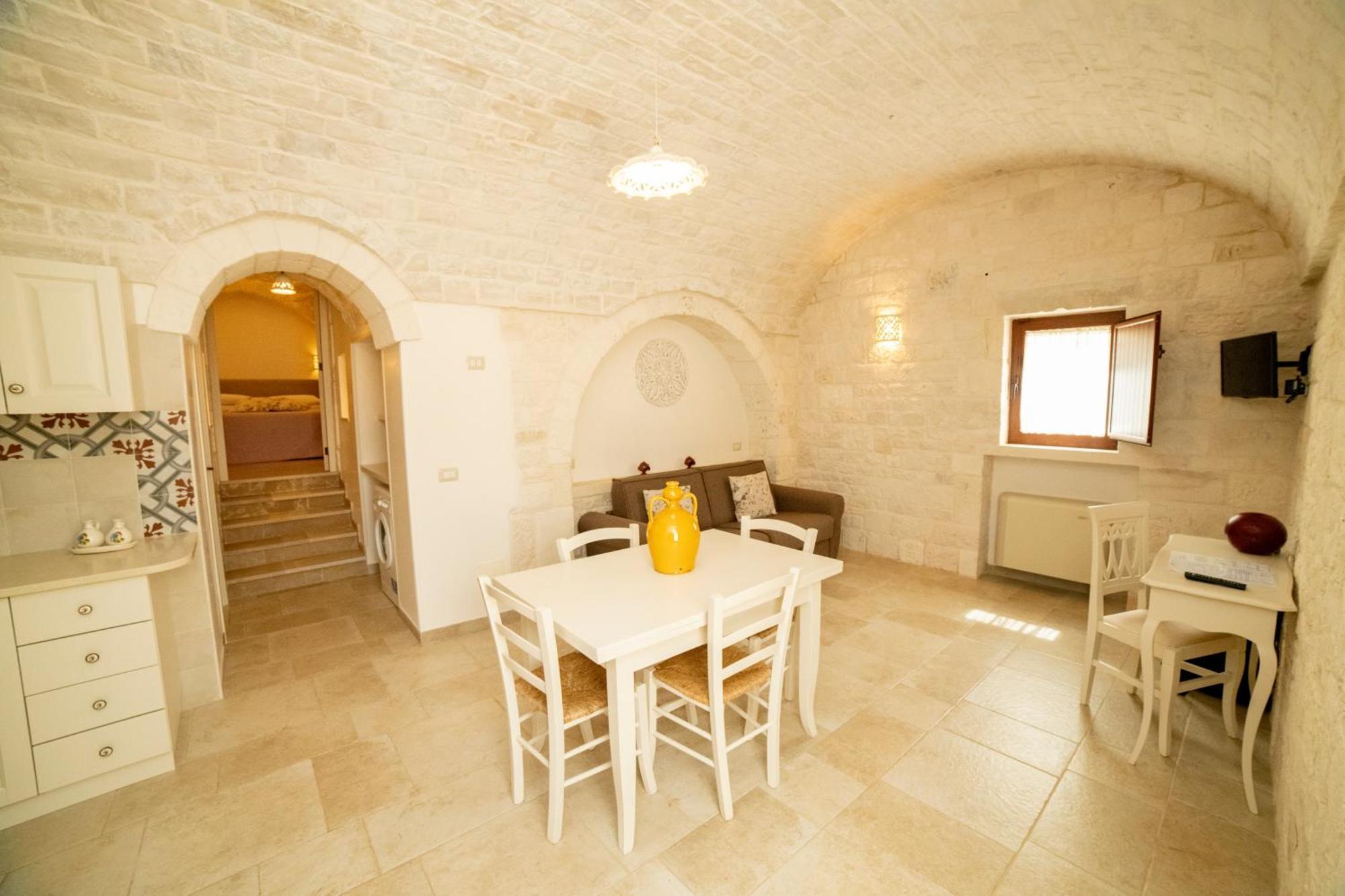 ロコロトンド Trulli Arco Anticoヴィラ エクステリア 写真