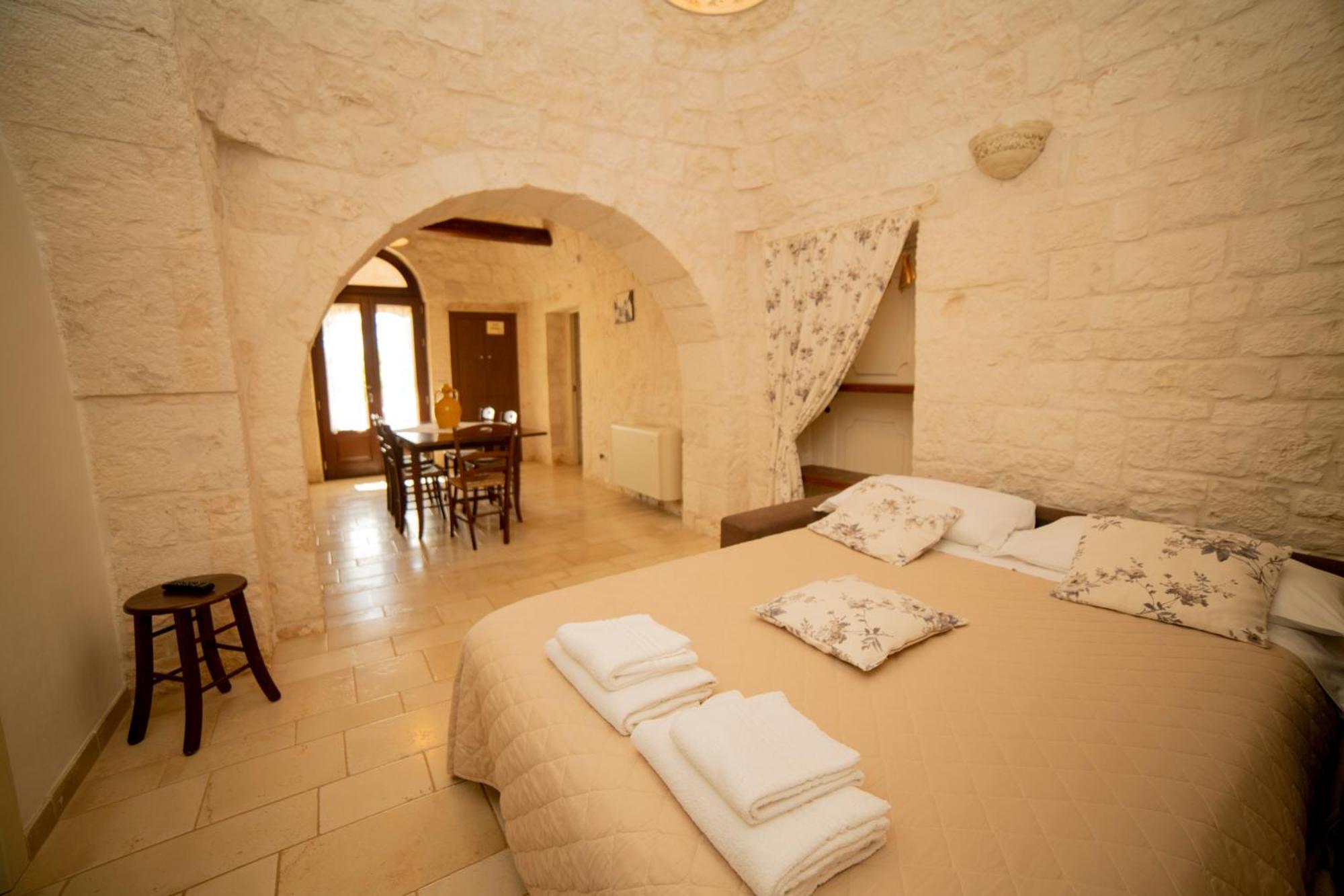 ロコロトンド Trulli Arco Anticoヴィラ エクステリア 写真
